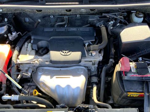 Used 2018 Toyota RAV4 XLE image 32