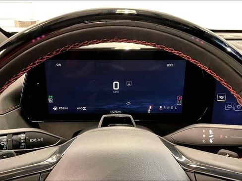 Used 2025 Chevrolet Traverse RS AWD/4WD image 29