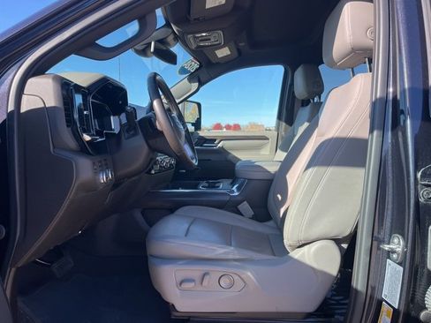 Used 2024 GMC Sierra 2500 SLT w/ SLT Premium Package image 19