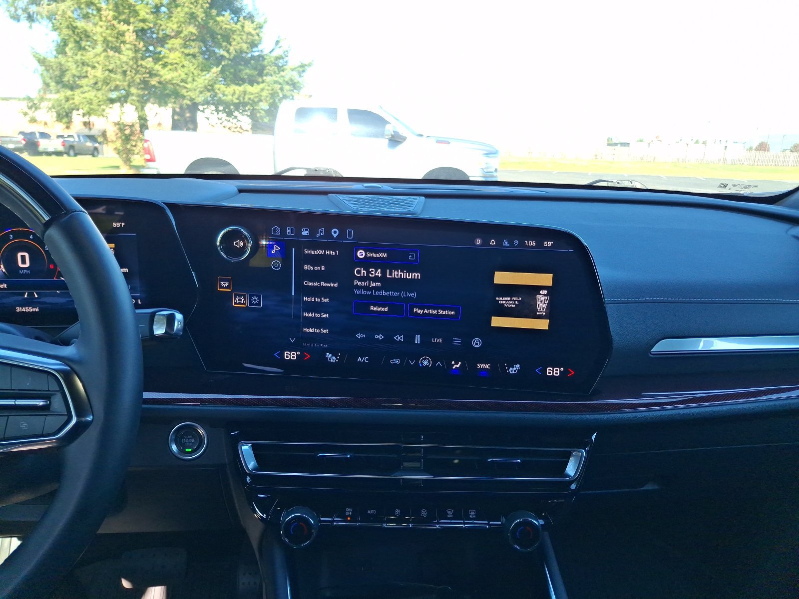 Used 2024 Chevrolet Traverse Z71 w/ Enhanced Driving Package AWD/4WD image 13
