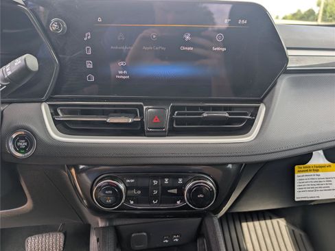 Used 2025 Chevrolet TrailBlazer LT w/ Convenience Package FWD image 16