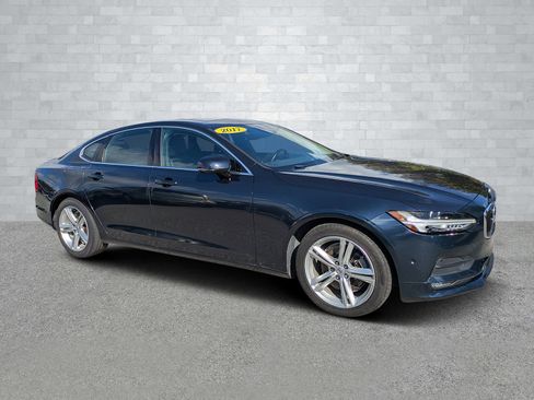 Used 2017 Volvo S90 T5 Momentum w/ Convenience Package image 2