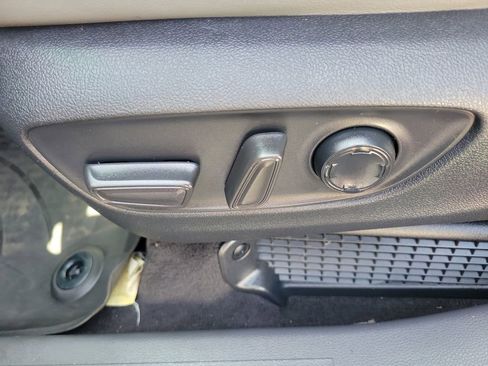 Used 2023 Toyota Sienna XLE w/ XLE Plus Package image 18