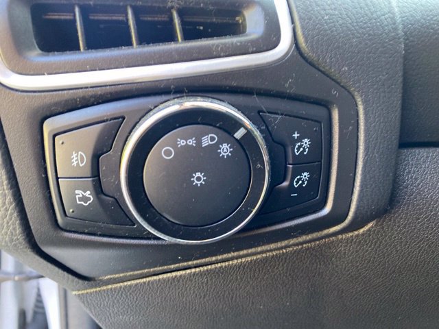 Used 2014 Ford Focus Titanium FWD image 17