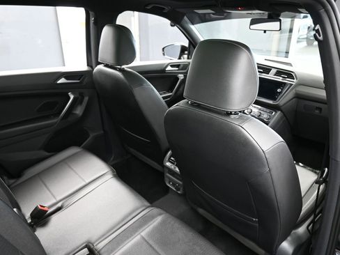 Used 2021 Volkswagen Tiguan SE R-Line image 42