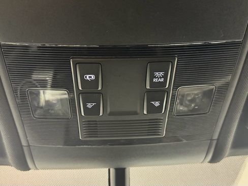 Used 2021 Volkswagen Atlas Cross Sport SE FWD image 25
