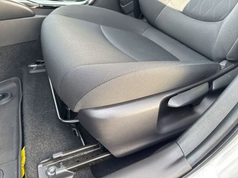 Used 2022 Toyota Corolla LE image 20