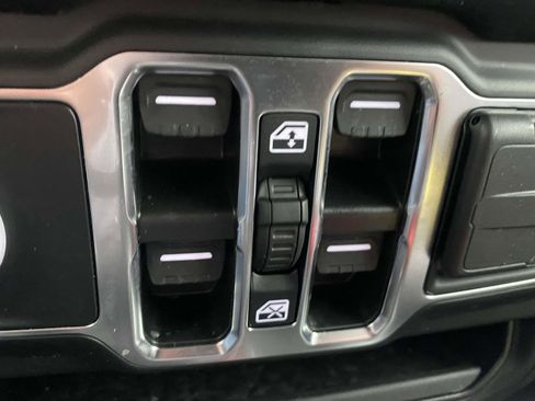 Used 2023 Jeep Wrangler Sahara w/ Cold Weather Group image 6