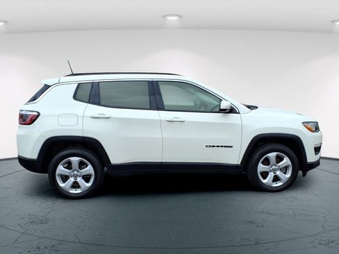 Used 2019 Jeep Compass Latitude w/ Cold Weather Group image 8