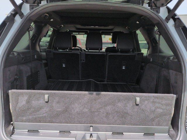 Used 2020 Land Rover Discovery Landmark AWD/4WD image 13