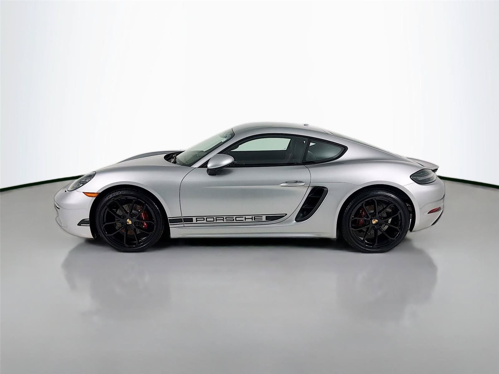 Used 2024 Porsche 718 Cayman w/ Premium Package RWD image 2