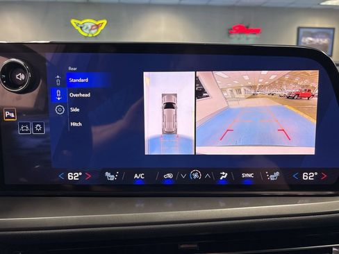New 2026 Chevrolet Traverse LT w/ Midnight/Sport Edition FWD image 35