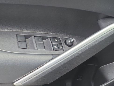 Used 2024 Toyota Corolla Cross LE image 33