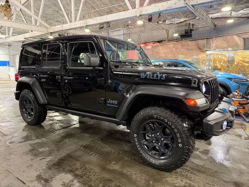 Used 2023 Jeep Wrangler Unlimited w/ Sun & Screen Package AWD/4WD image 5