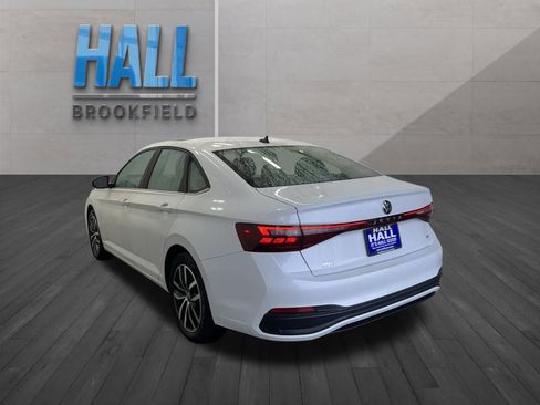 New 2026 Volkswagen Jetta SE image 3