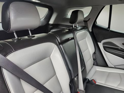 Used 2022 GMC Terrain SLT image 20