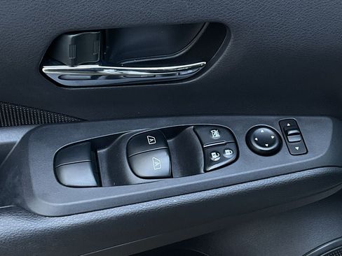 Used 2024 Nissan Kicks SV image 12