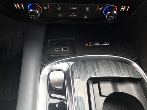 Certified 2023 Buick Enclave Essence w/ LPO, Floor Liner Package image 31