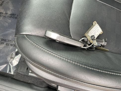 Used 2024 Kia Sorento S image 27