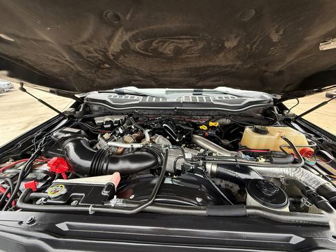 Used 2018 Ford F250 Limited w/ FX4 Off-Road Package image 17