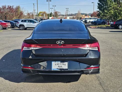 Used 2023 Hyundai Elantra Limited image 6