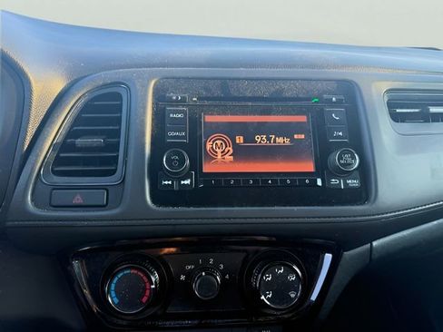 Used 2017 Honda HR-V LX image 11