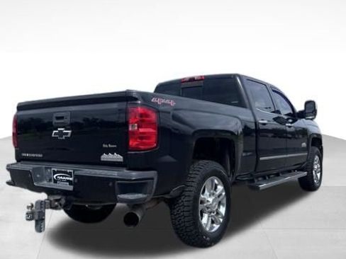 Used 2015 Chevrolet Silverado 2500 High Country w/ Duramax Plus Package AWD/4WD image 5