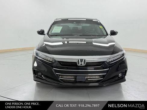 Used 2022 Honda Accord Touring image 2