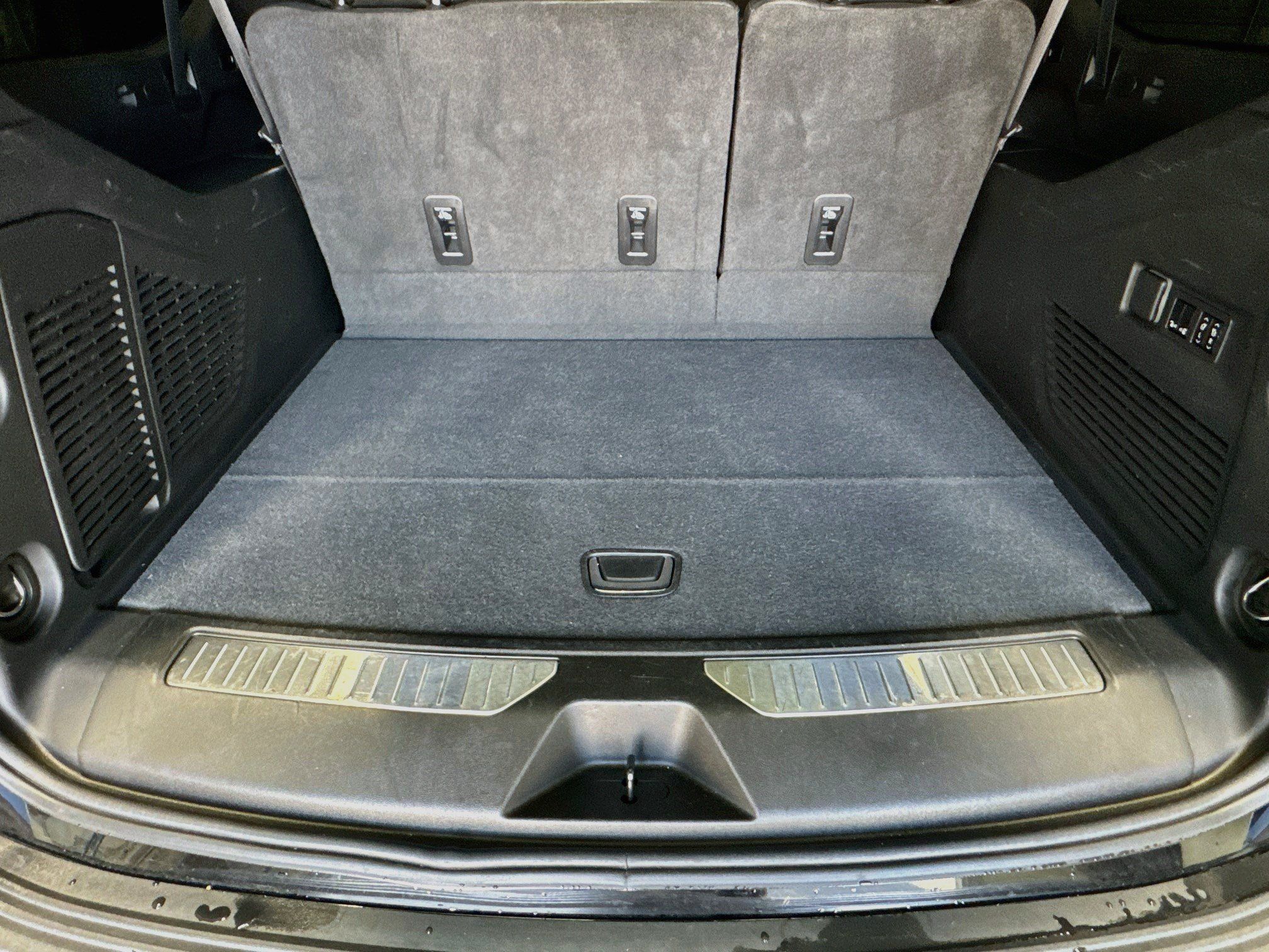 Used 2023 GMC Yukon XL Denali RWD image 17