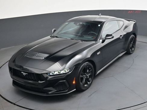 Used 2024 Ford Mustang GT RWD image 25