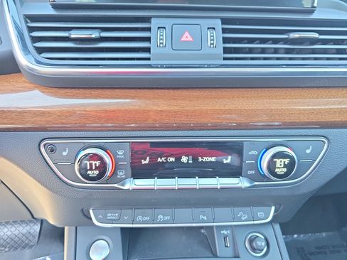 Used 2022 Audi Q5 2.0T Premium image 19