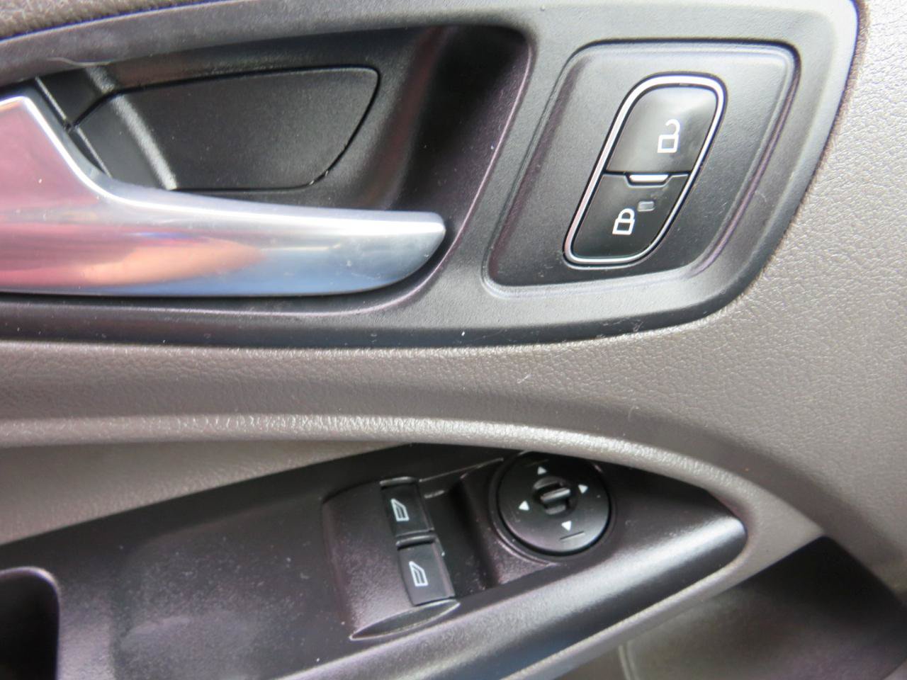 Used 2019 Ford Transit Connect XLT FWD image 11