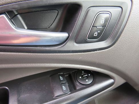 Used 2019 Ford Transit Connect XLT FWD image 11