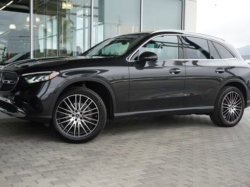 Used 2026 Mercedes-Benz GLC 300 image 4