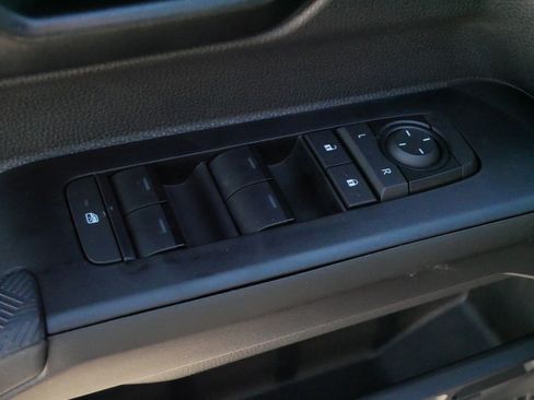 Certified 2025 Toyota Tacoma SR5 image 19