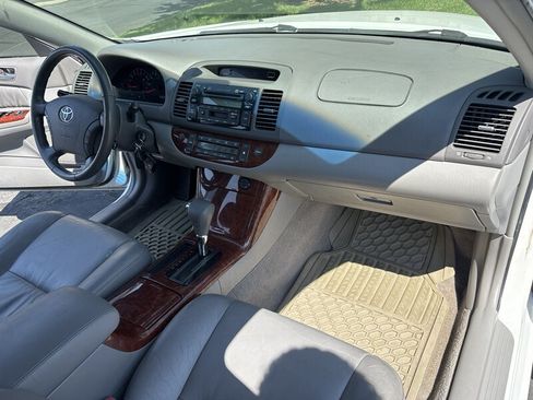 Used 2005 Toyota Camry XLE FWD image 53