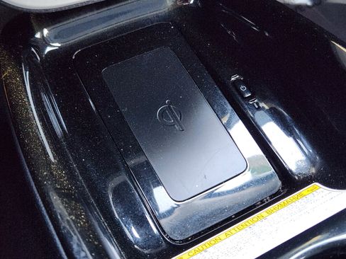 Used 2017 Toyota Prius Prime Advanced image 26