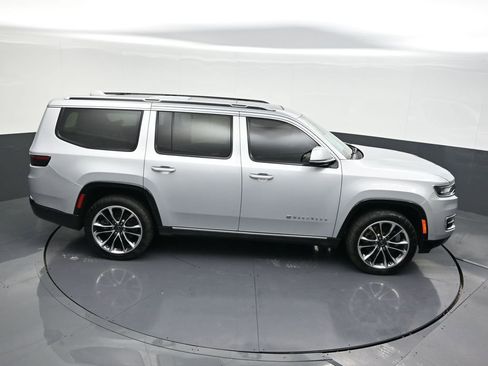 Used 2022 Jeep Wagoneer Series III w/ Premium Group I image 21