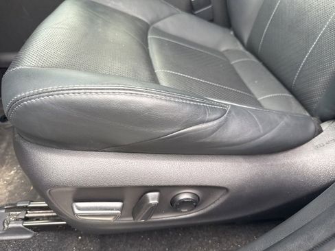 Used 2022 Toyota Venza Limited w/ Advanced Technology Package image 26