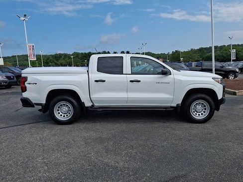 Used 2026 Chevrolet Colorado W/T w/ Advanced Trailering Package AWD/4WD image 9