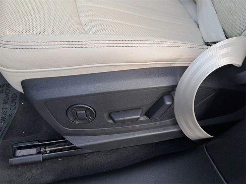 Certified 2024 Audi Q8 e-tron Premium Plus w/ Premium Plus Package image 18