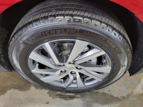 Certified 2024 Chevrolet Equinox Premier FWD image 37