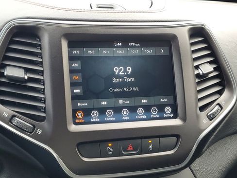 Used 2021 Jeep Cherokee Trailhawk w/ Comfort/Convenience Group image 14