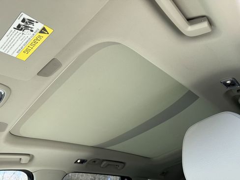 Certified 2022 Volvo XC90 T6 Momentum w/ Climate Package image 10