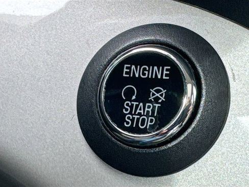 Used 2016 Ford C-MAX Energi SEL w/ Equipment Group 302A image 19