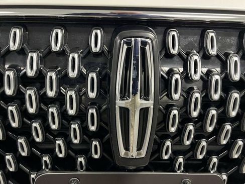 Used 2025 Lincoln Aviator Premiere image 32