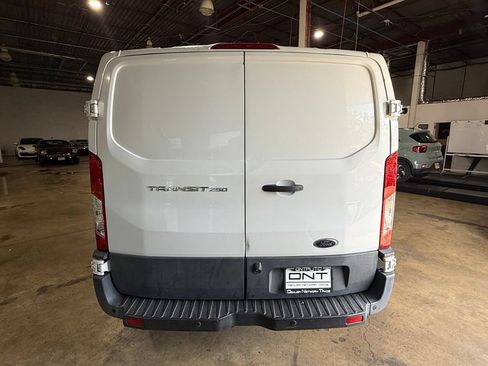 Used 2016 Ford Transit 250 130 Low Roof RWD image 3