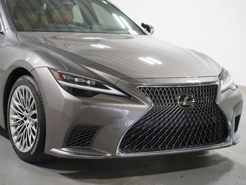 Used 2024 Lexus LS 500 w/ Interior Upgrade Package RWD image 4