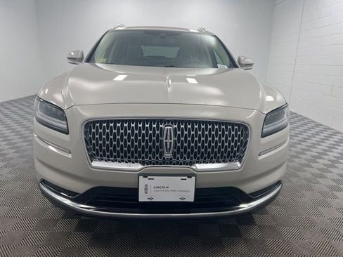 Used 2023 Lincoln Nautilus Reserve AWD/4WD image 3