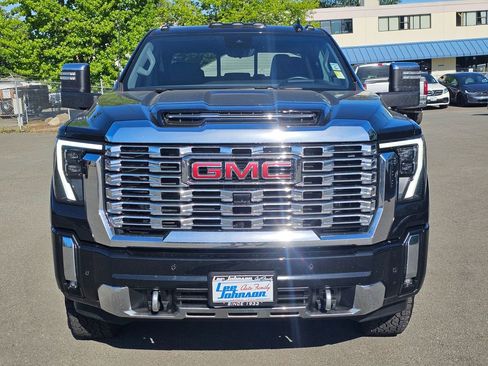 Used 2025 GMC Sierra 3500 Denali w/ Denali Reserve Package AWD/4WD image 2